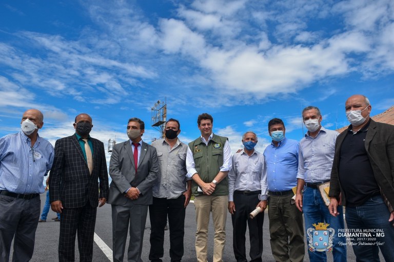 Ministro do Meio Ambiente e parlamentares visitam UFVJM - Foto 1.jpg