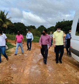 Visita de representantes da UFVJM e da Prefeitura de Curvelo à Fazenda Experimental do Moura02