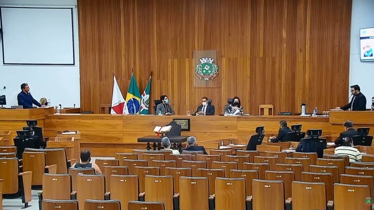 Janir Alves Soares participa de reunião na Câmara Municipal de Curvelo
