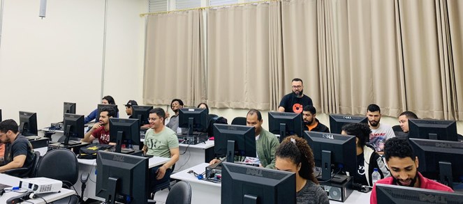 Bootcamp de Programação Web - alunos de Sistemas de Informação passam por uma semana de treinamento - Foto 02
