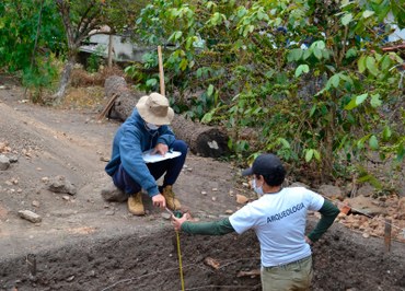 Equipe do Laboratório de Arqueologia e Estudo da Paisagem da UFVJM trabalha em mapeamento arqueológico do Museu do Diamante 01