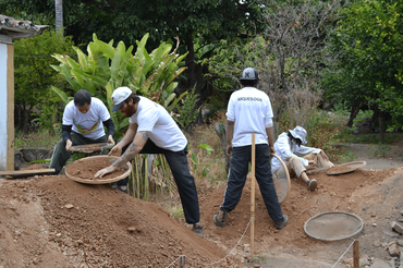 Equipe do Laboratório de Arqueologia e Estudo da Paisagem da UFVJM trabalha em mapeamento arqueológico do Museu do Diamante 03