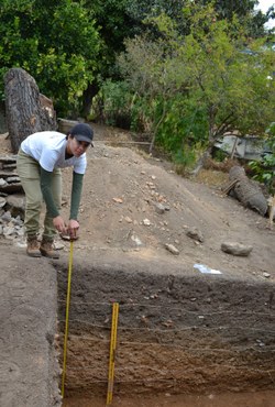 Equipe do Laboratório de Arqueologia e Estudo da Paisagem da UFVJM trabalha em mapeamento arqueológico do Museu do Diamante 09