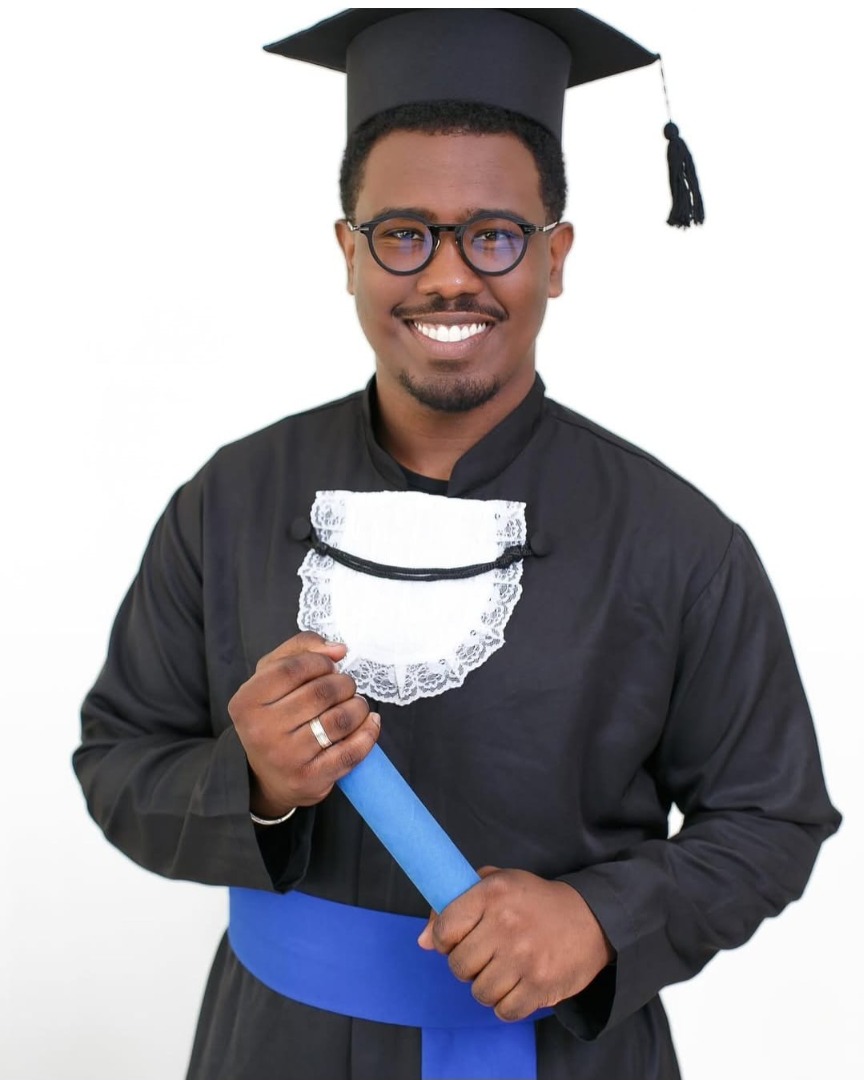 UFVJM entrega mais de 400 profissionais ao mercado de trabalho no início de 2025 06.jpg