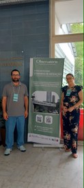 João Paulo dos Santos, diretor da Diretoria de Governança Institucional, e Profa. Marcela Azevedo Magalhães, Ouvidora da UFVJM, durante o 3º Encontro das Câmaras de Mediação das IFES, realizado na UFBA, em Salvador/BA.